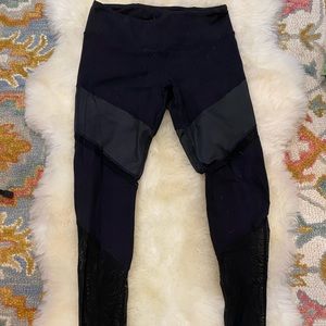 Alo Yoga Mid-Rise leggings